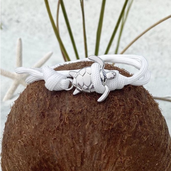 NWT 🏝🐢 ECO-FRIENDLY SILVER ALLOY SEA TURTLE WHITE STRETCH ROPE BEACH BRACELET - Picture 3 of 7